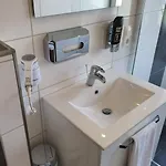 Kernsaniertes In Ruhiger Und Zentraler Lage By Interhome Appartement
