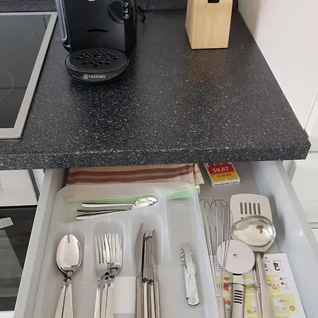 Kernsaniertes In Ruhiger Und Zentraler Lage By Interhome Apartmán