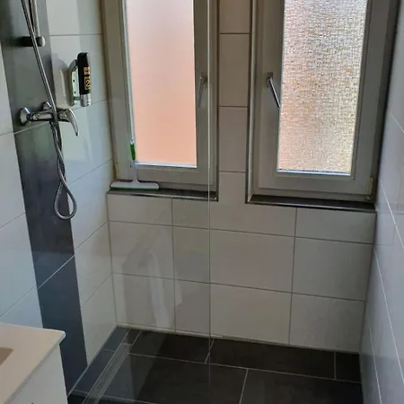 Kernsaniertes In Ruhiger Und Zentraler Lage By Interhome Apartmán *