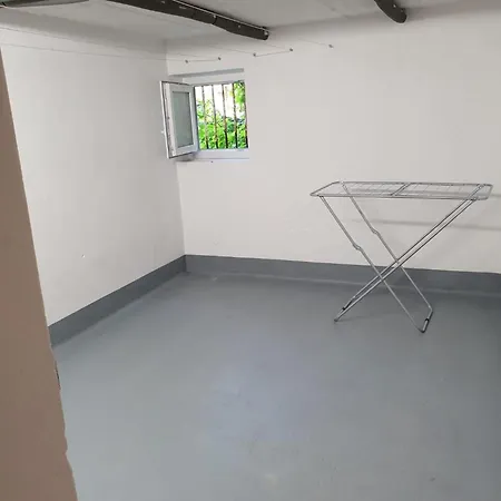 Kernsaniertes In Ruhiger Und Zentraler Lage By Interhome Appartement